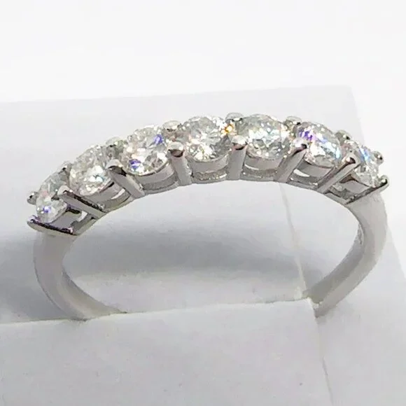 Sterling Silver Moissanite Wedding Band Ring 0.6ct DEF VVS1 - Picture 3 of 7